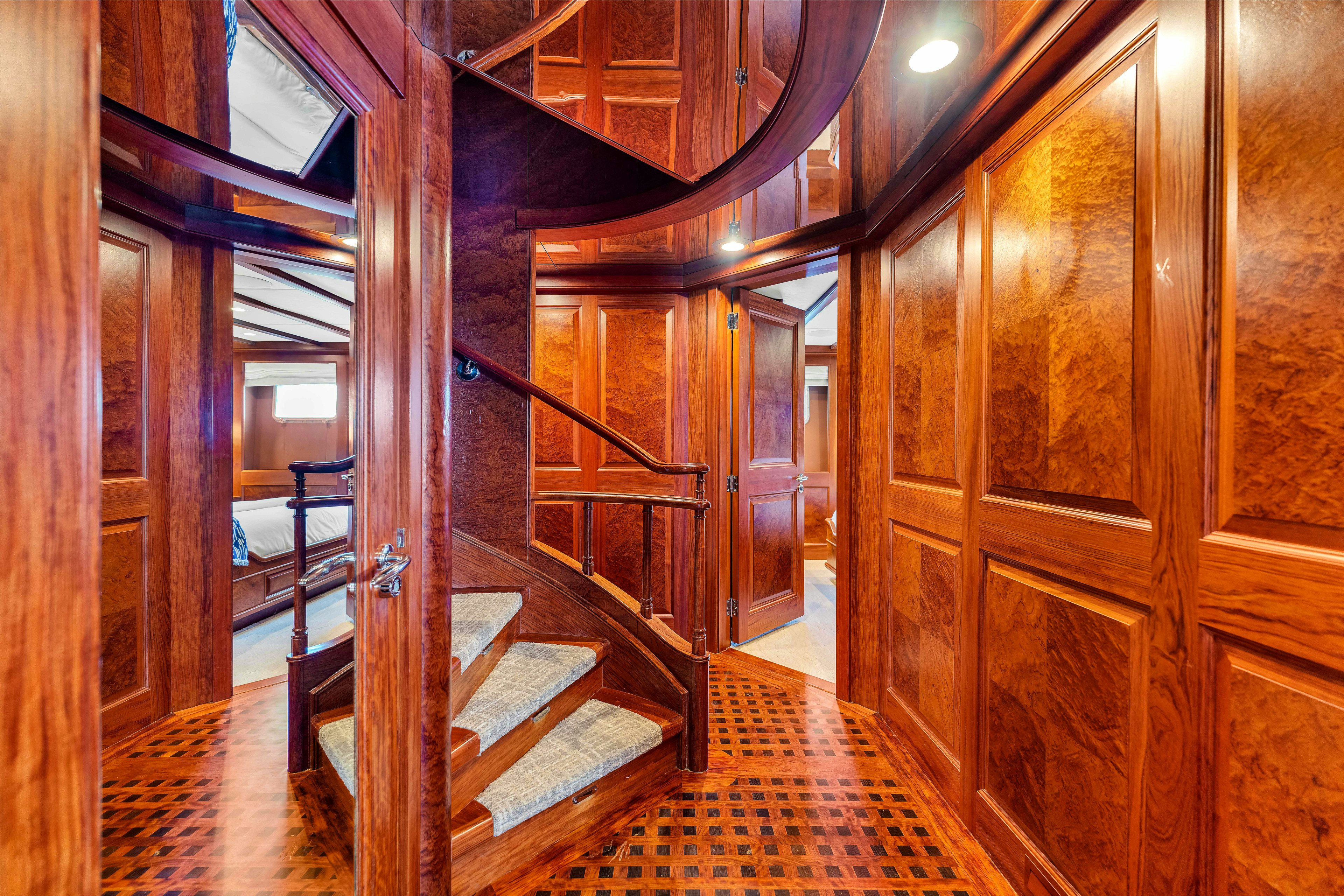 Star Diamond - 154ft Admiral Marine 1998/2024