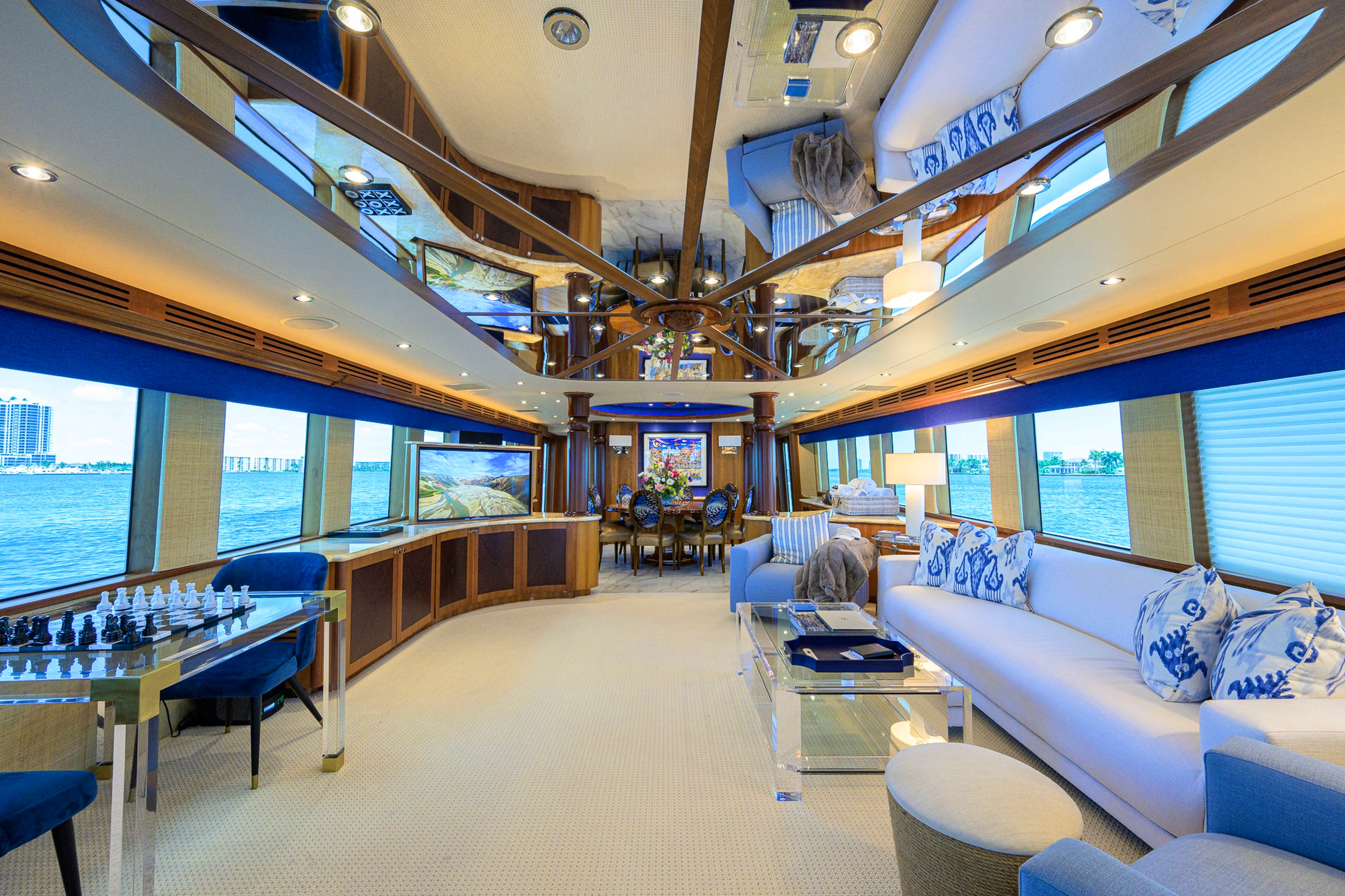 100ft Hatteras 2005/2020 “MAGIC”
