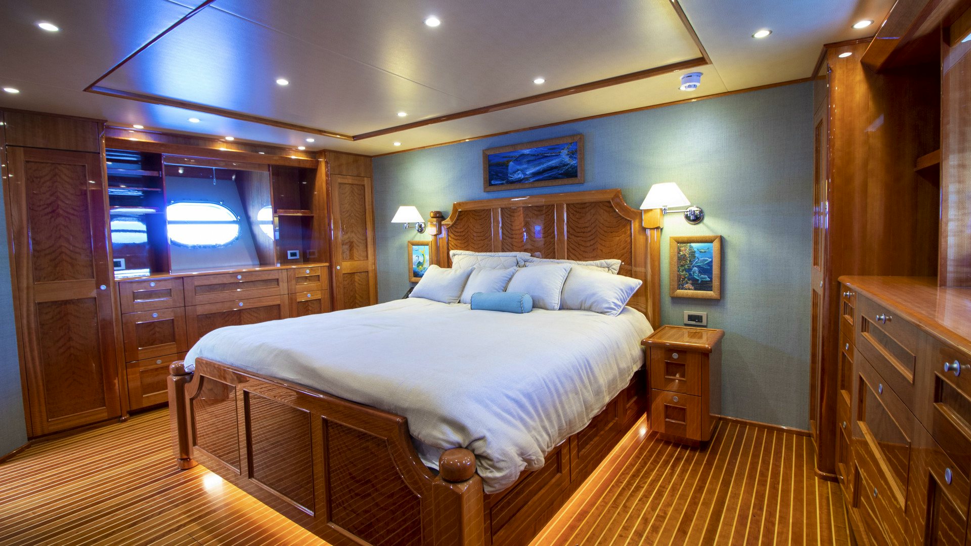 Grander Ambition - 82ft Viking 2016