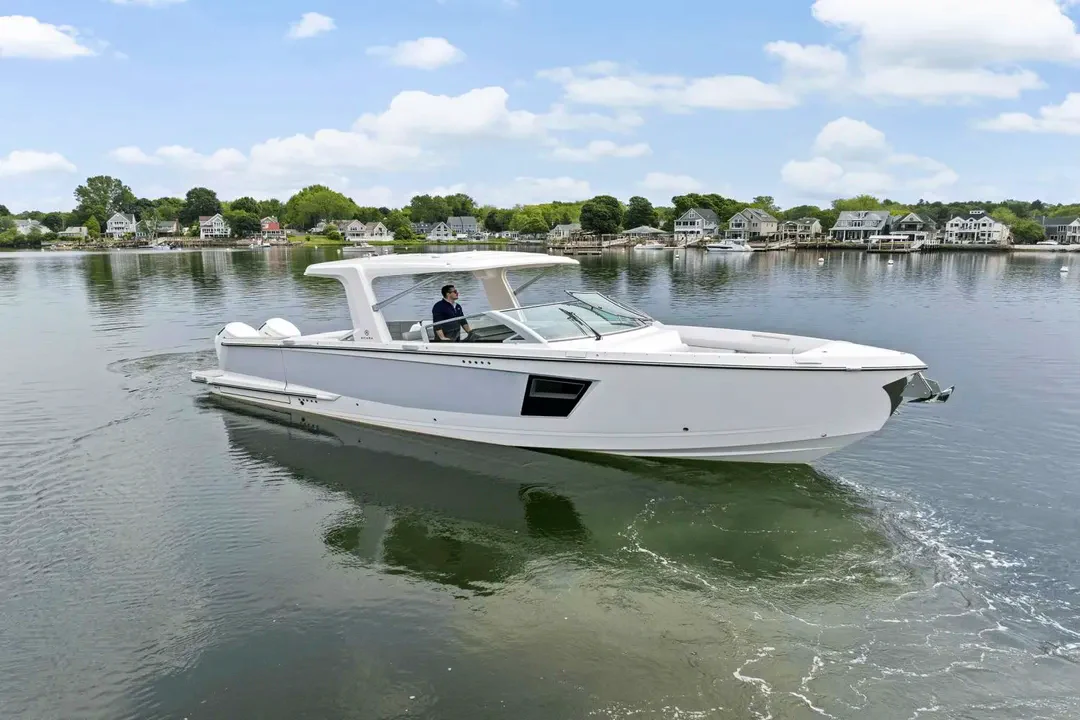 40ft Aviara 2023 “AV40 OUTBOARD”