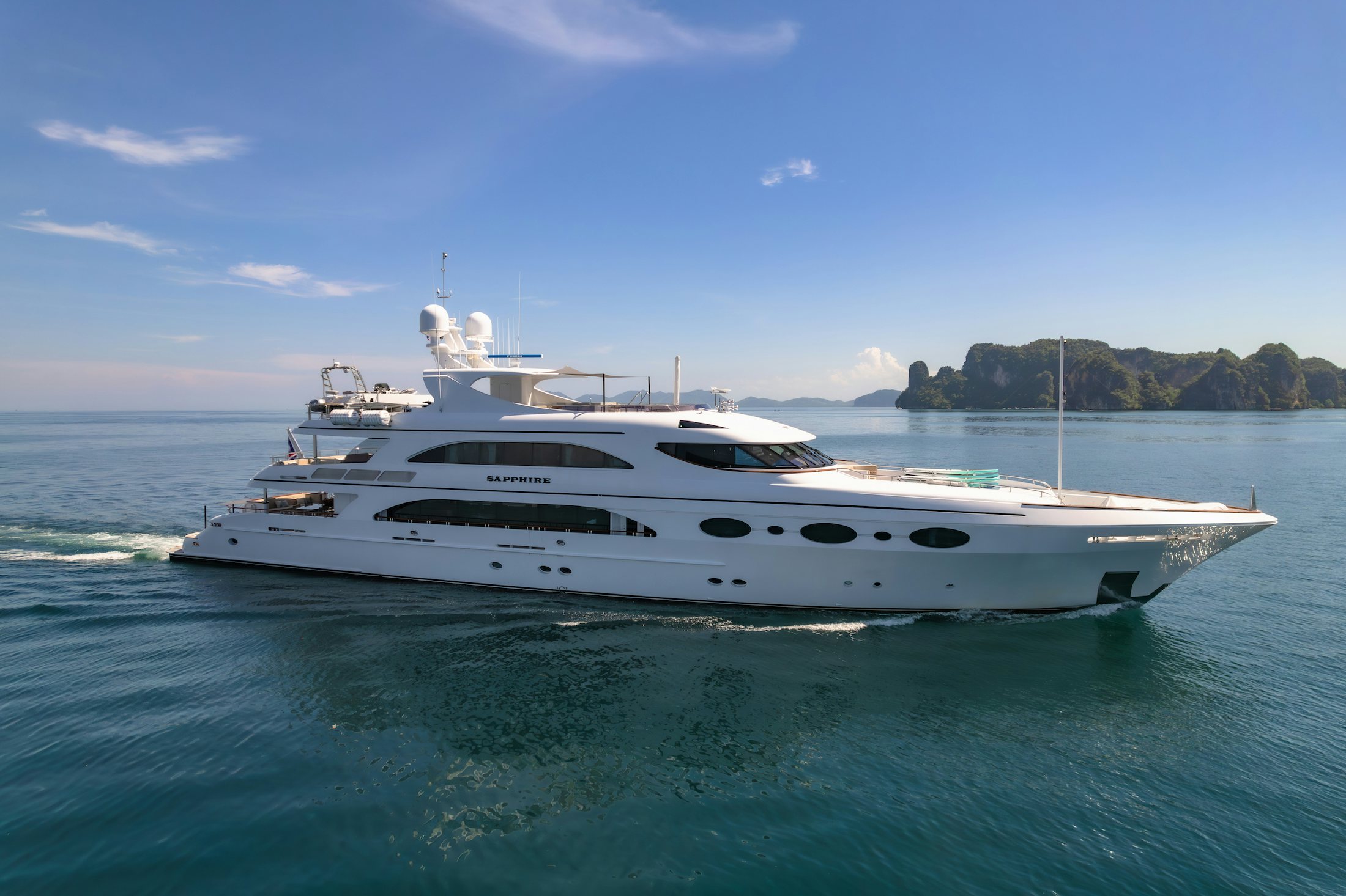 Sapphire - 166ft Trinity 2009/2021