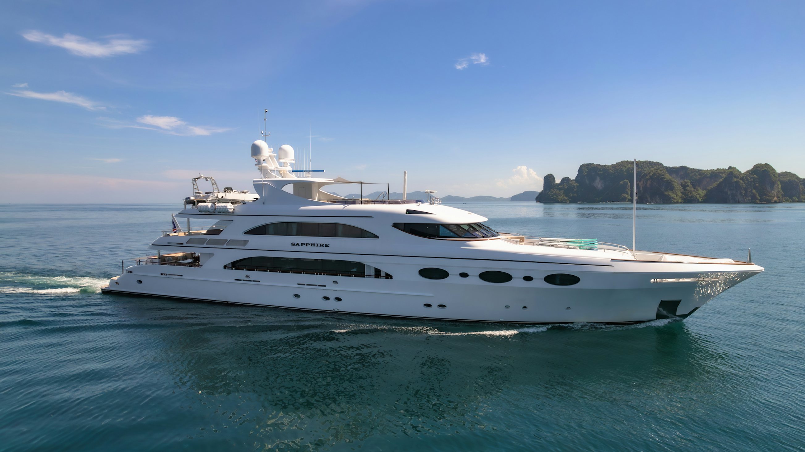 Sapphire - 166ft Trinity 2009/2021