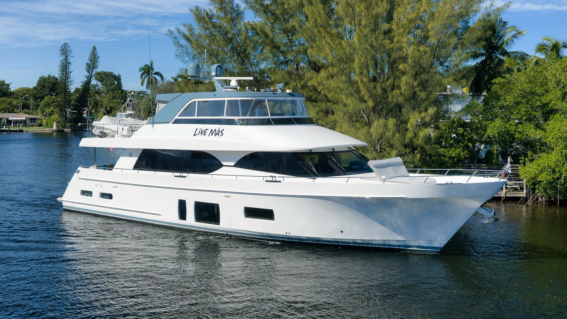 Live Mas - 85ft Ocean Alexander 2017
