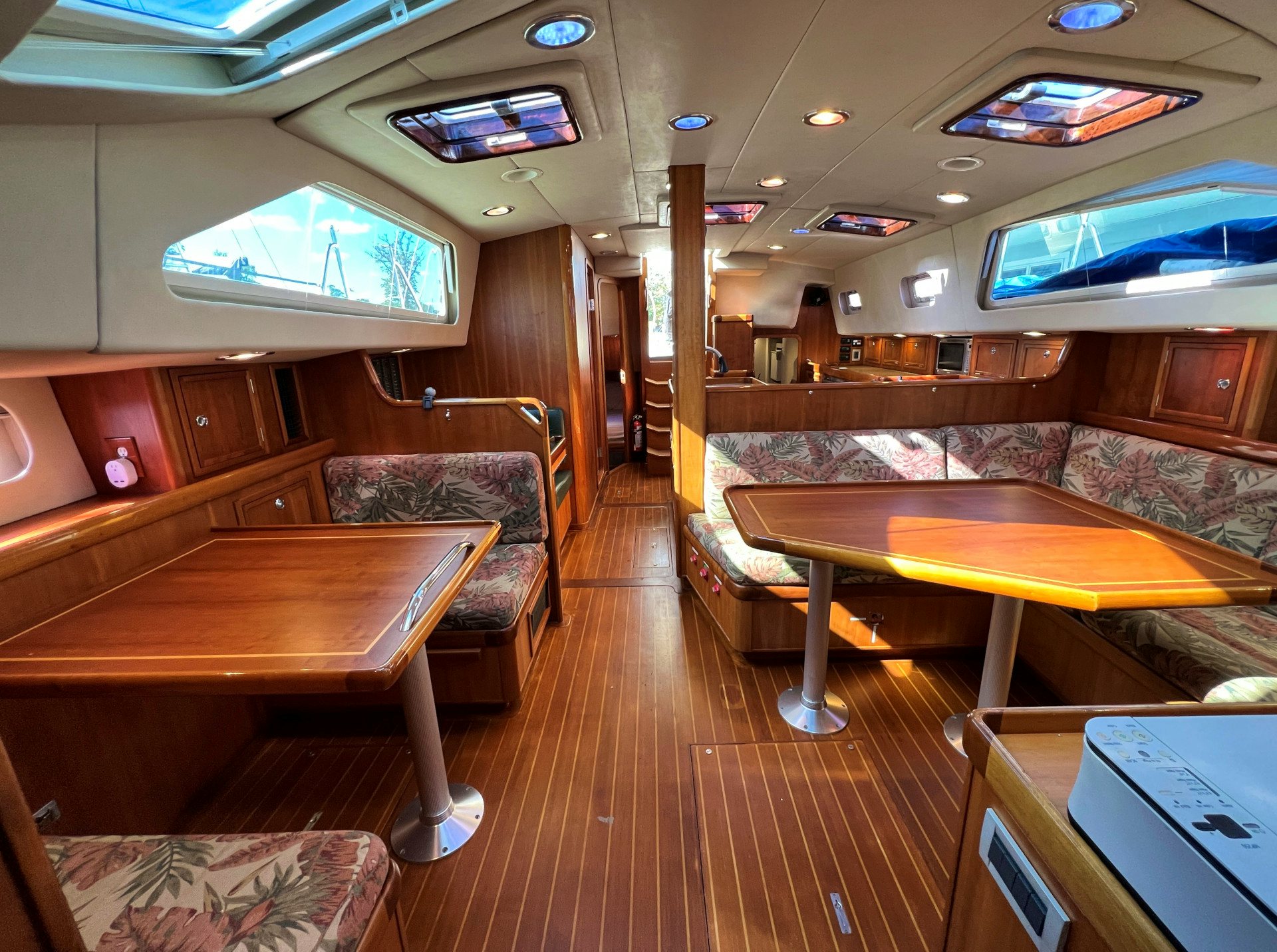 Free Range Chicken - 59ft Perry 2006