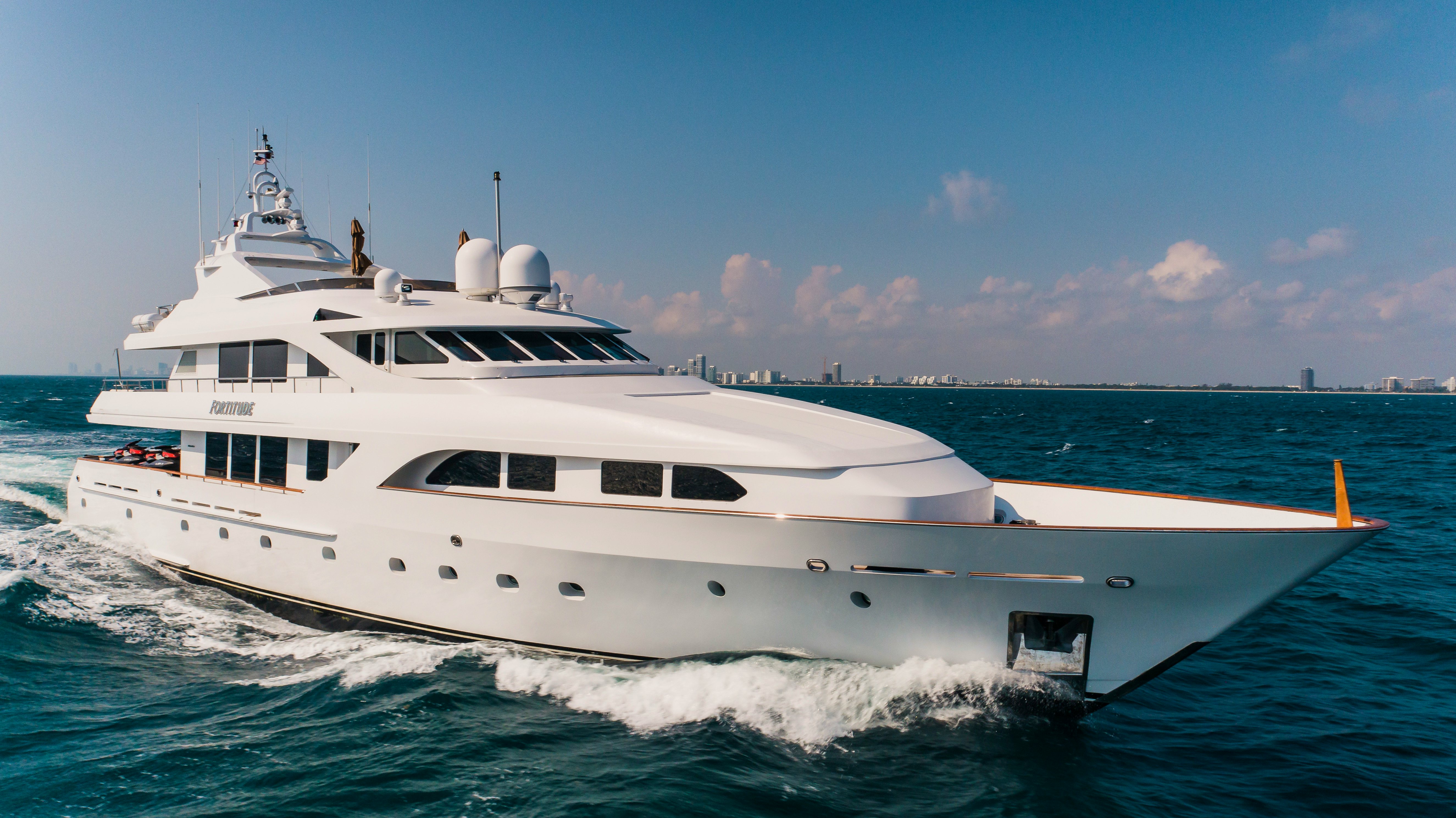 Fortitude - 136ft Intermarine 1999