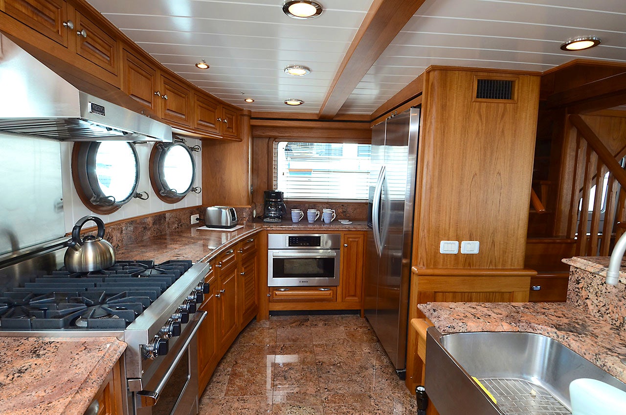 Hercules - 75ft Molokai Strait 2006